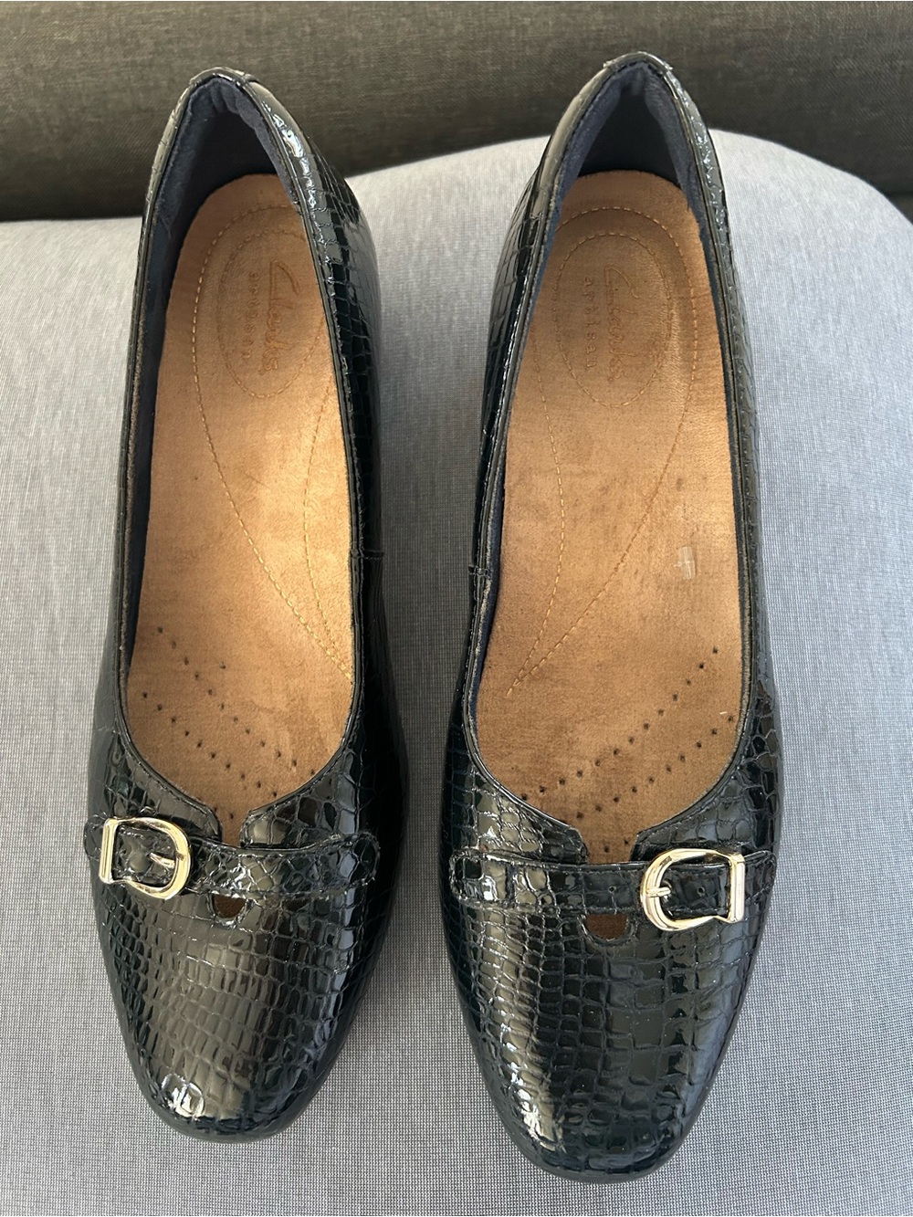 Clark’s Artisian Black Croc-Embossed Women's Flats with Gold Buckle. Size 10